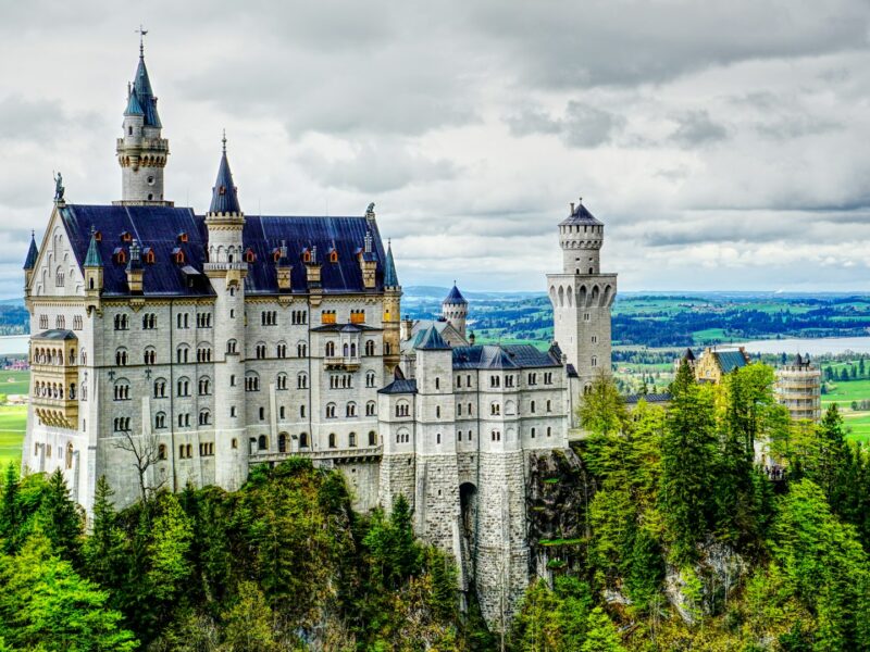 Château de Neuschwanstein dans les Alpes bavaroises, Allemagne