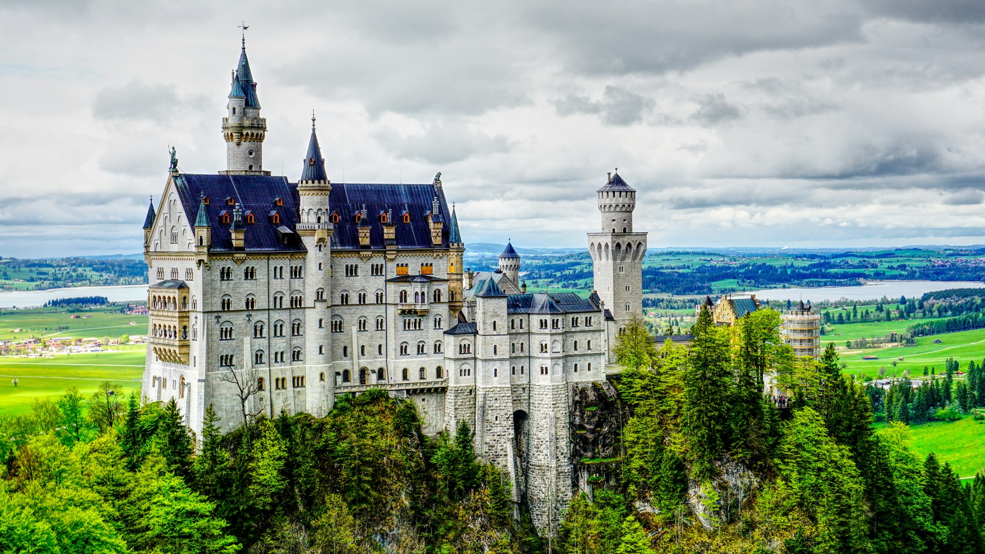 Château de Neuschwanstein dans les Alpes bavaroises, Allemagne