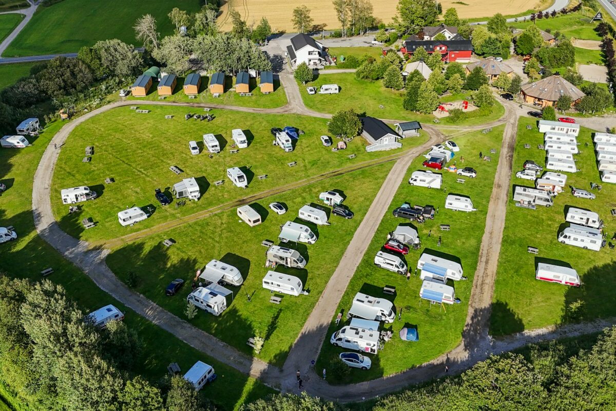 Aires de camping-car : vue aérienne d'une aire