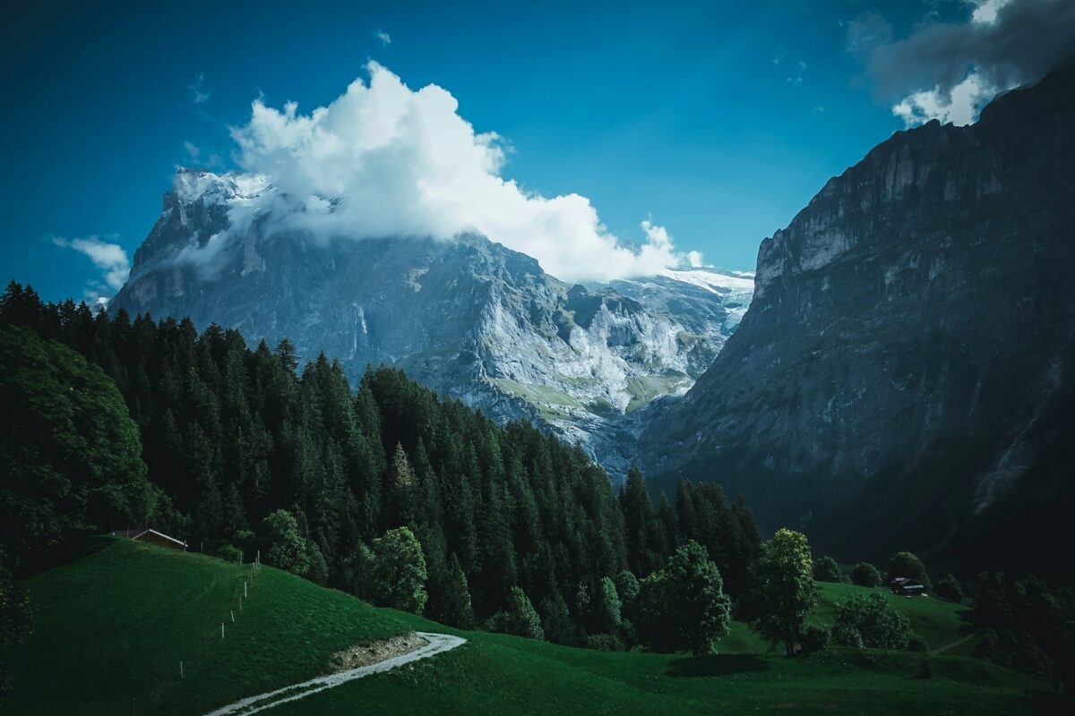 Assurance camping-car en Europe : route alpine