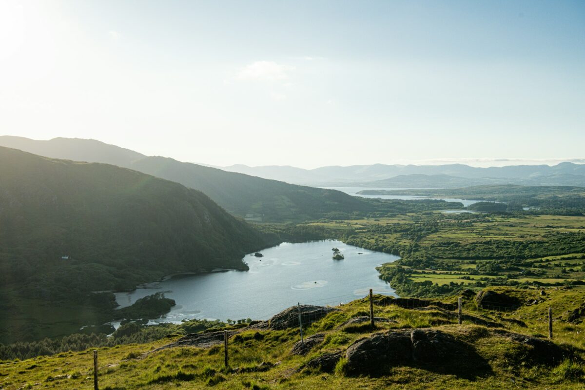 Itinéraires Europe : panorama lac et montagnes